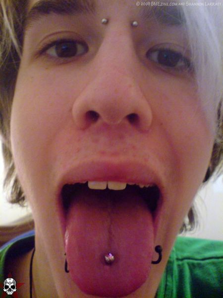File:Tongue Piercing-6.jpg